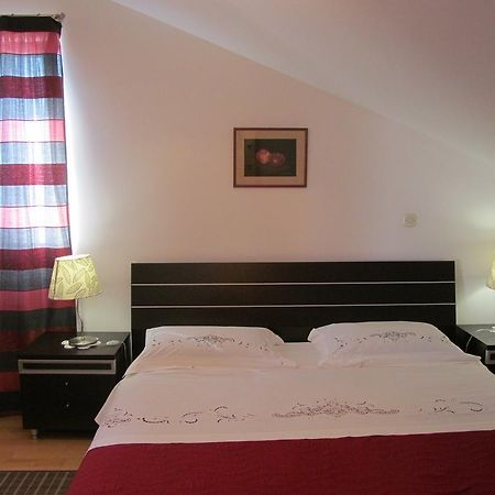 Apartment Danese Promajna Rum bild