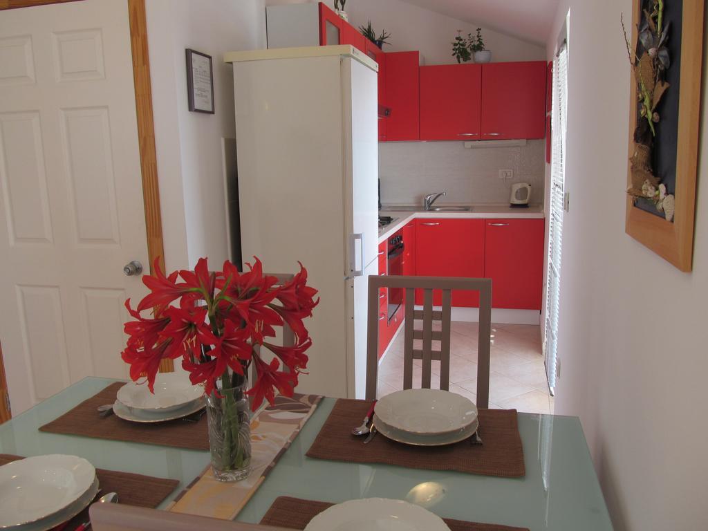 Apartment Danese Promajna Rum bild