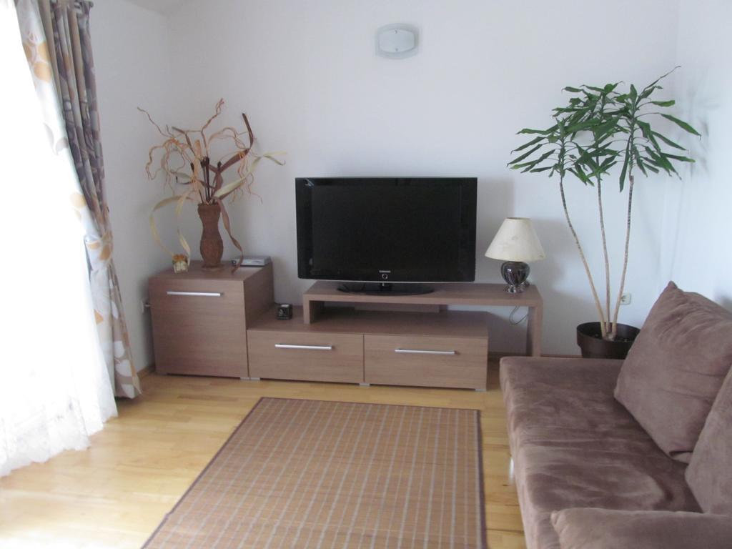 Apartment Danese Promajna Rum bild