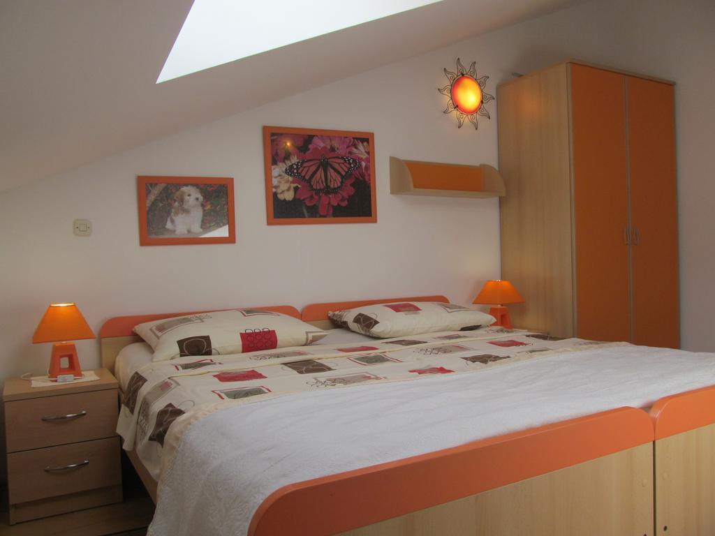 Apartment Danese Promajna Rum bild