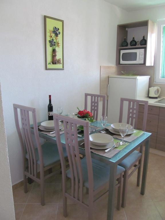 Apartment Danese Promajna Rum bild