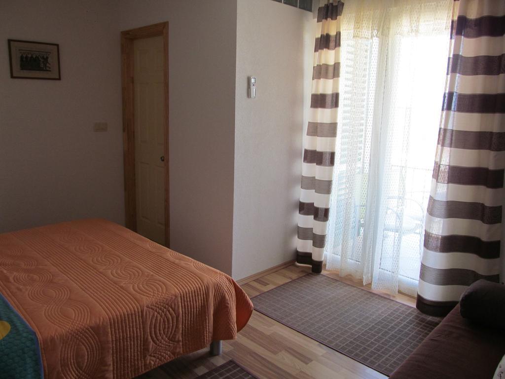 Apartment Danese Promajna Rum bild