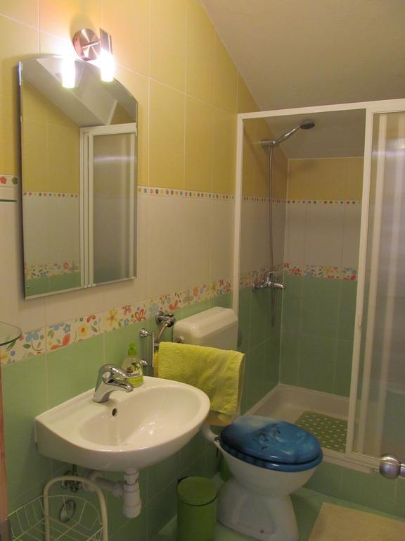 Apartment Danese Promajna Rum bild